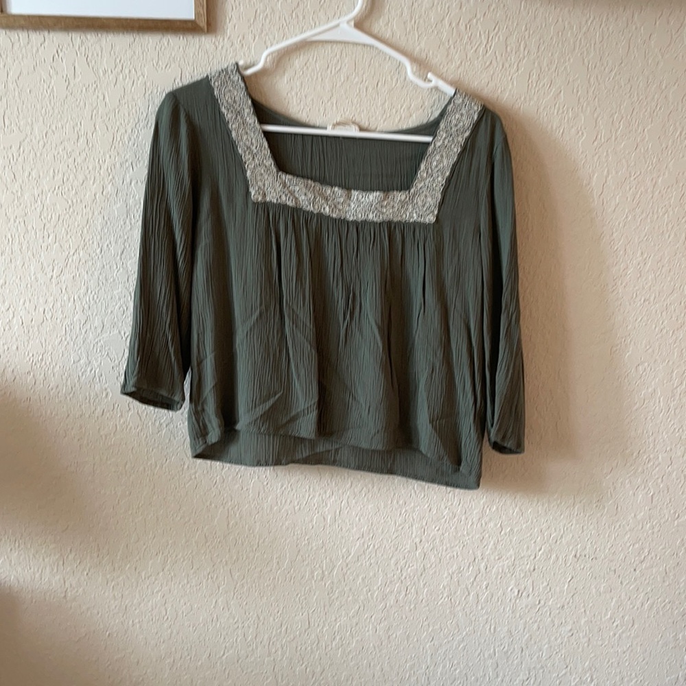 Pad sun green flowy top size small